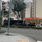 東天満一丁目に浦和レッズバスが止まってる